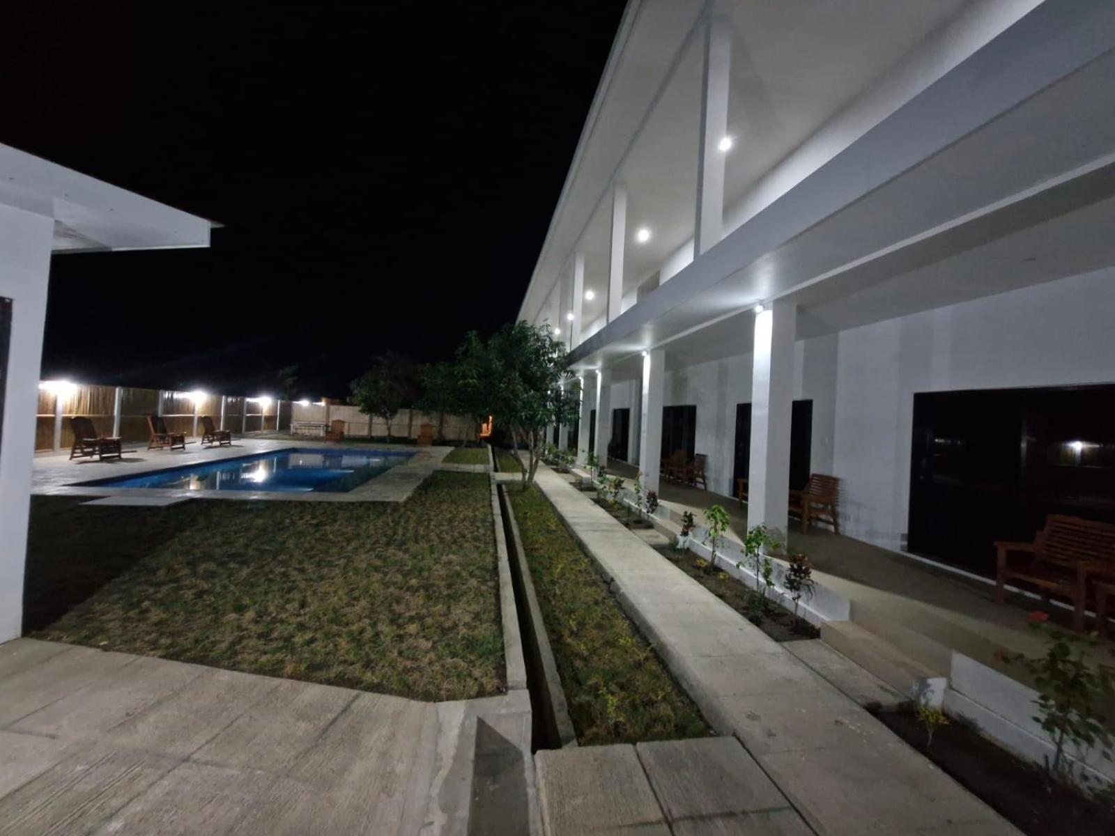 Satu Hati Hotel Ekas エクステリア 写真