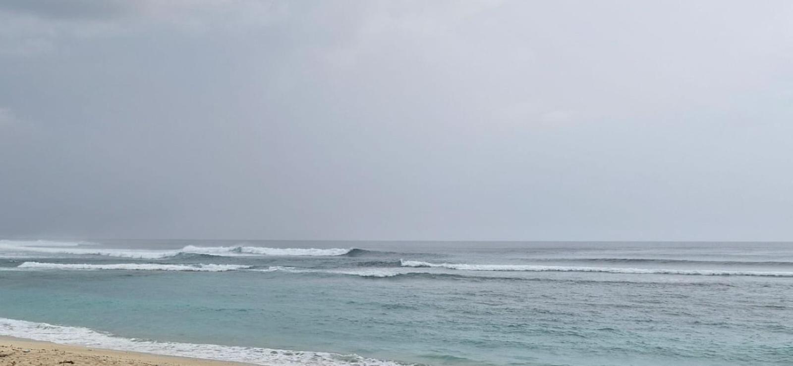 Satu Hati Hotel Ekas エクステリア 写真