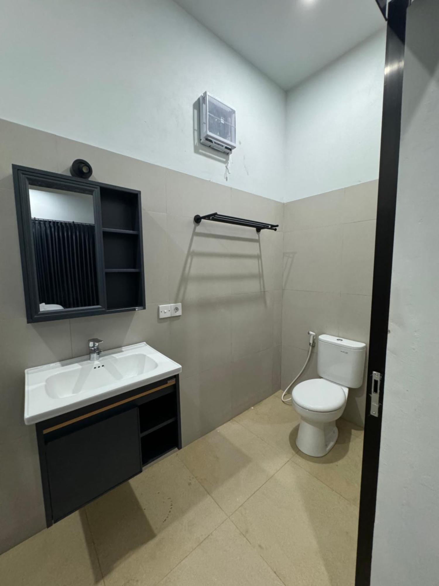 Satu Hati Hotel Ekas エクステリア 写真