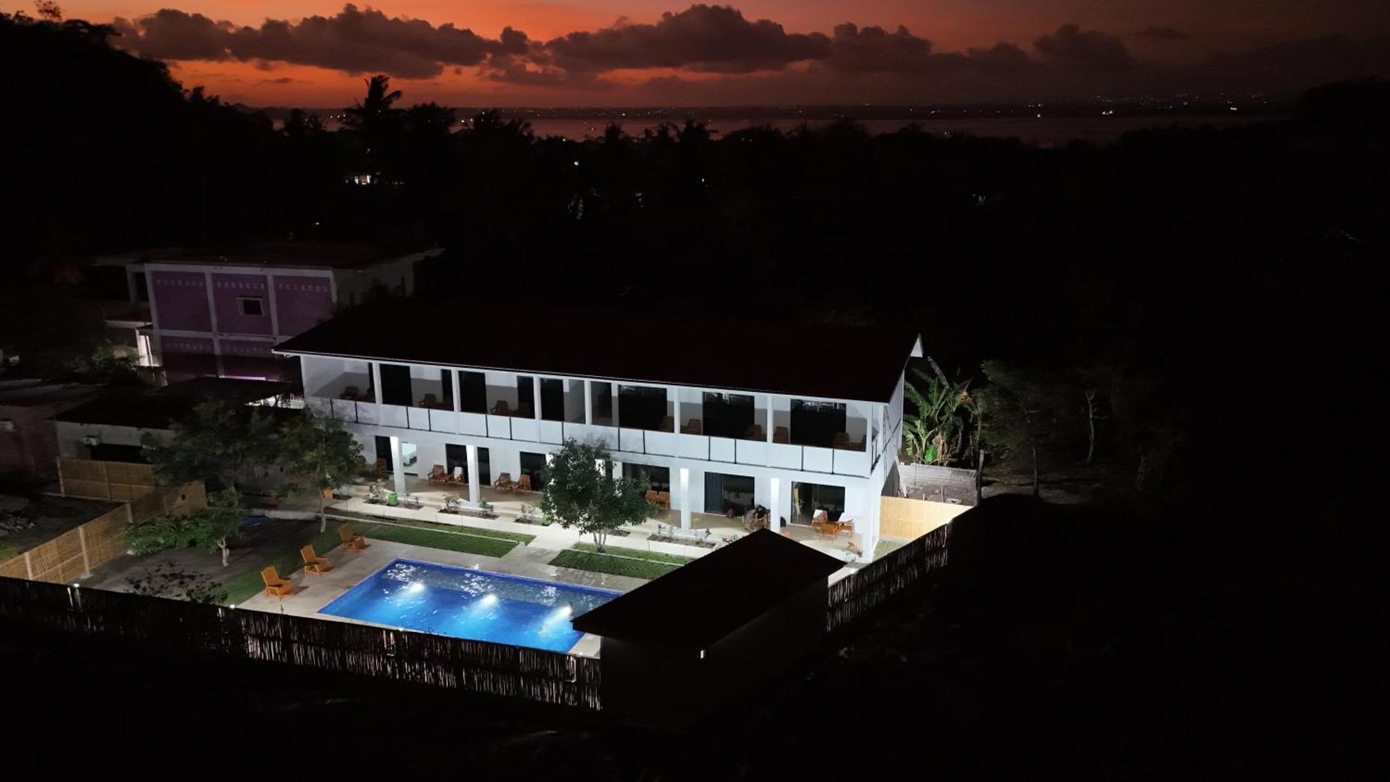 Satu Hati Hotel Ekas エクステリア 写真