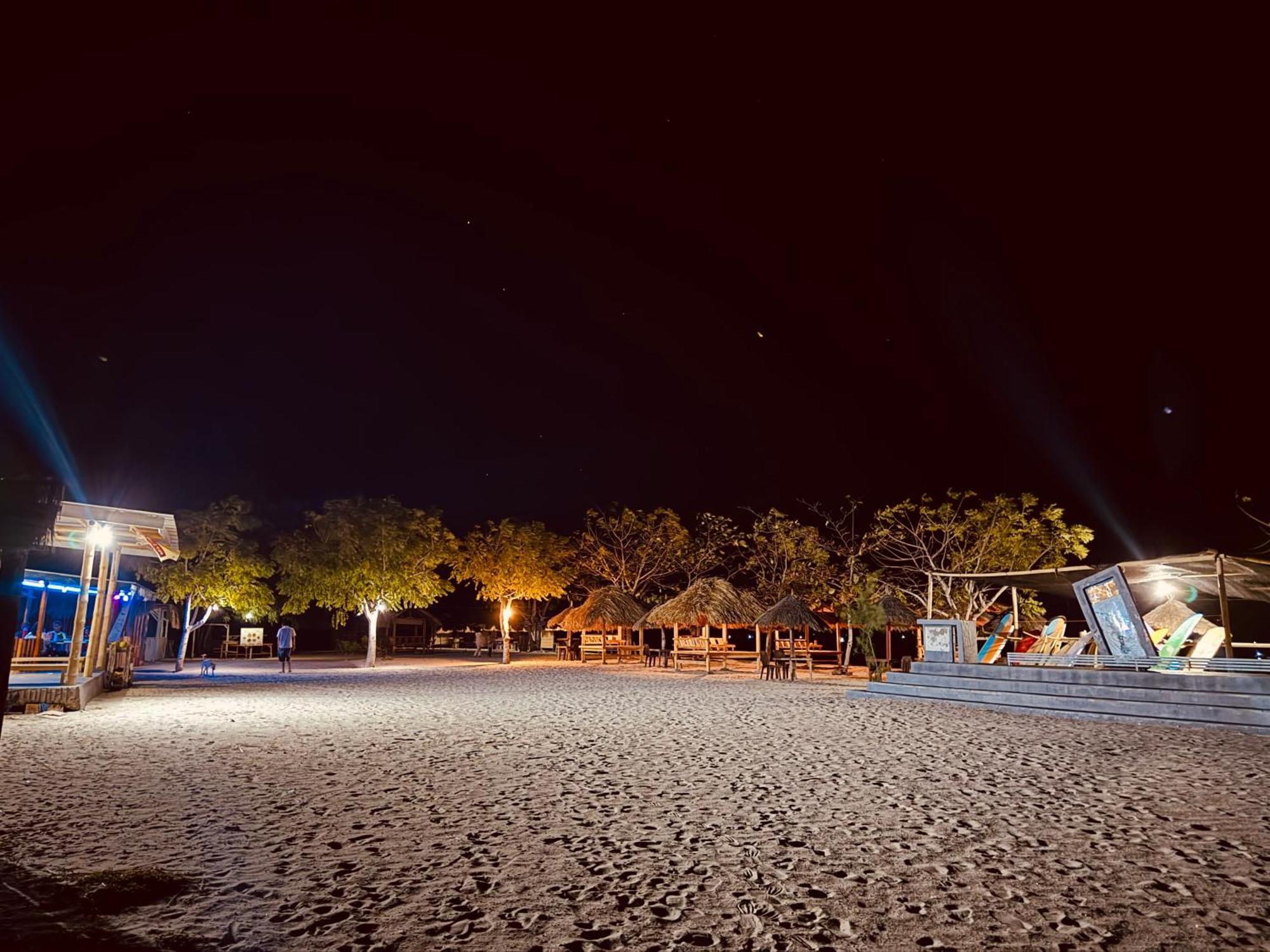 Satu Hati Hotel Ekas エクステリア 写真