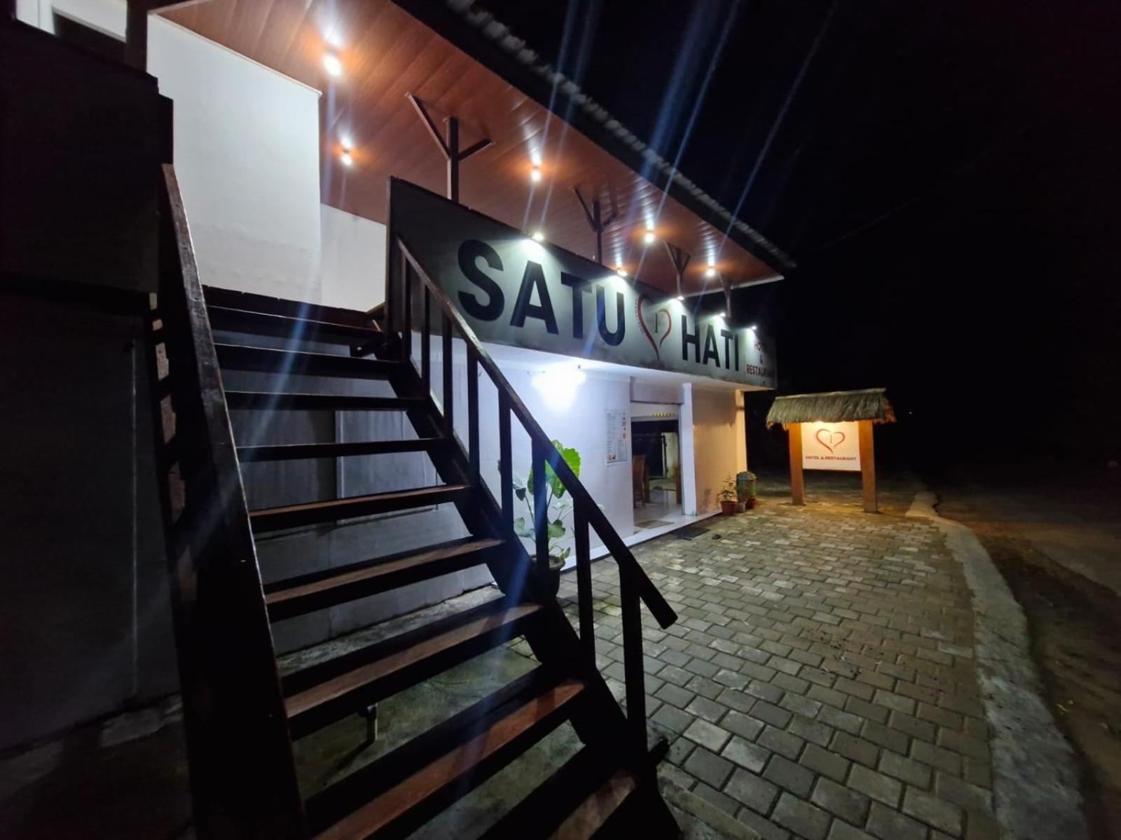Satu Hati Hotel Ekas エクステリア 写真